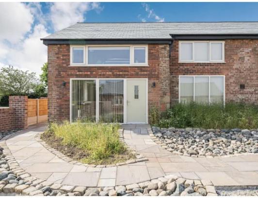The Cottages At Ivy Farm By Charles Alexander Short Stay Lytham St Annes Exterior photo